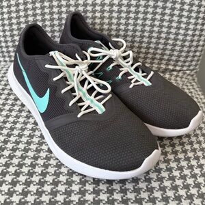 Nike Viale Tech Racer sneakers. Gray, and teal with white foam soles.